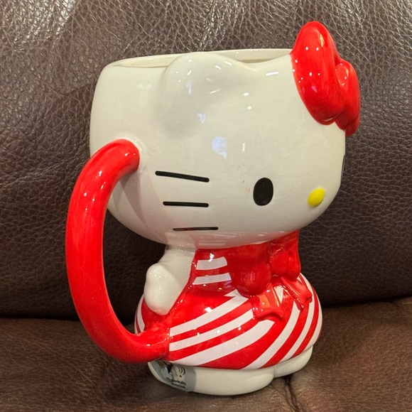 Hello Kitty in Peppermint Dress 22oz Figural Christmas Mug - Picture 5 of 11